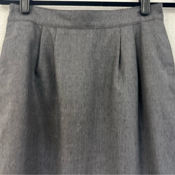 Classic Lord & Taylor Pencil Skirt Classic Staple Size 4p - Picture 2 of 10